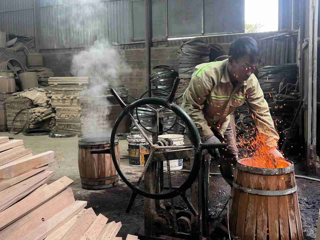 Chế tác thùng gỗ sồi