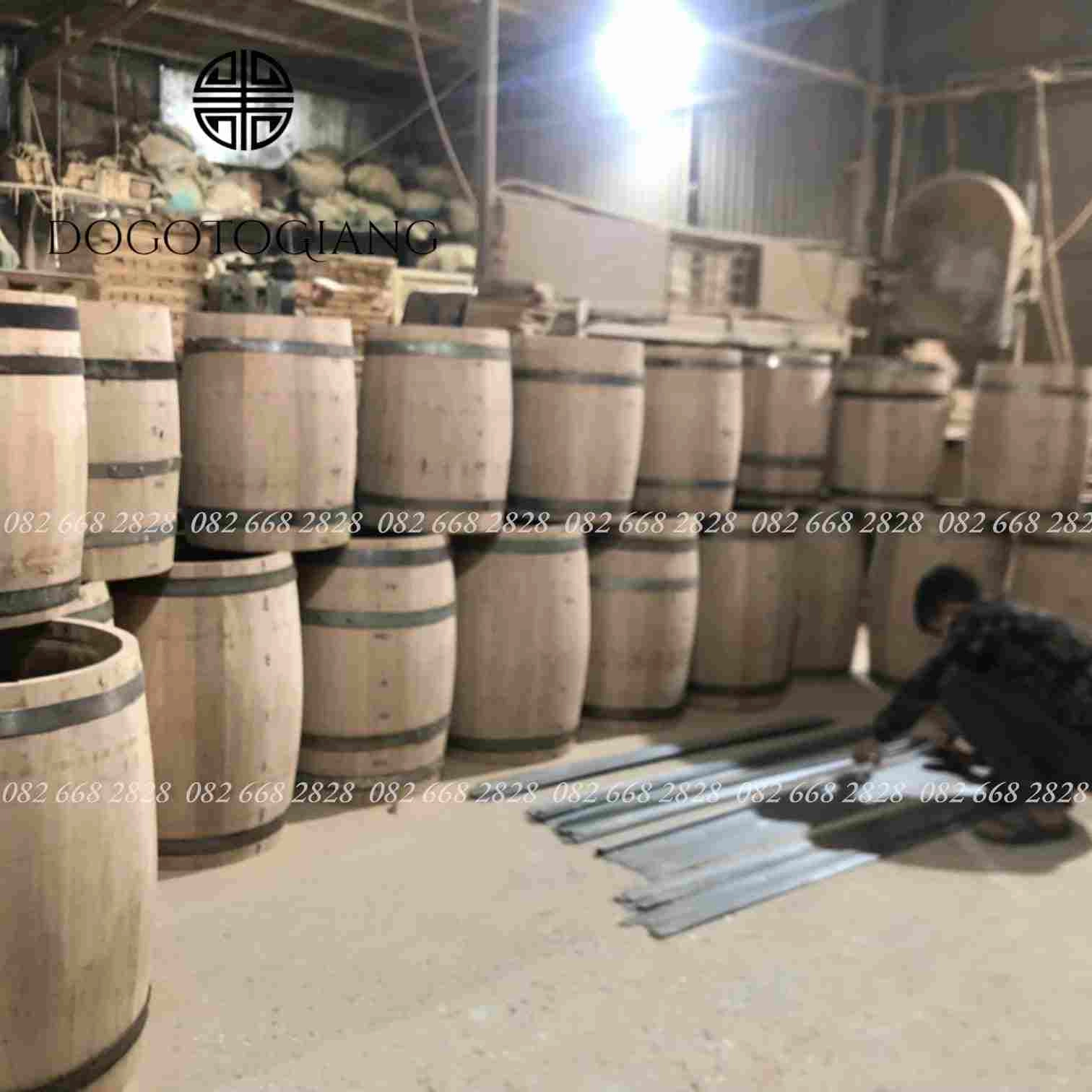 chế tác thùng rượu gỗ sồi