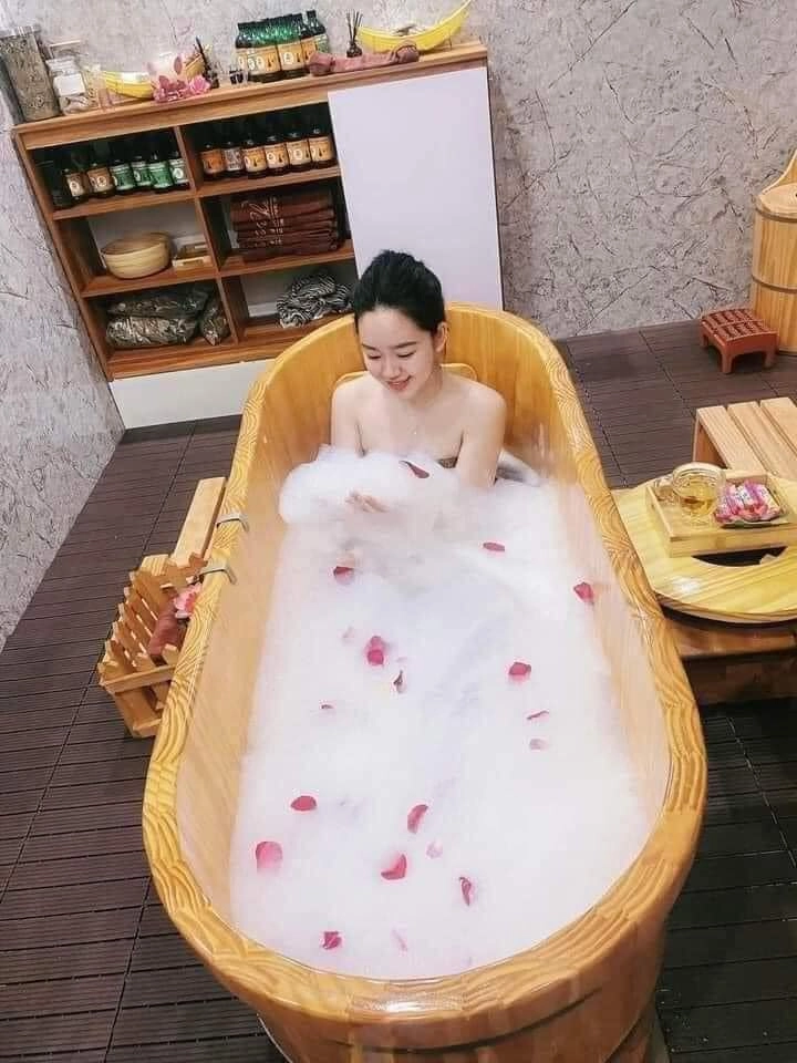bồn tắm gỗ dáng olvan