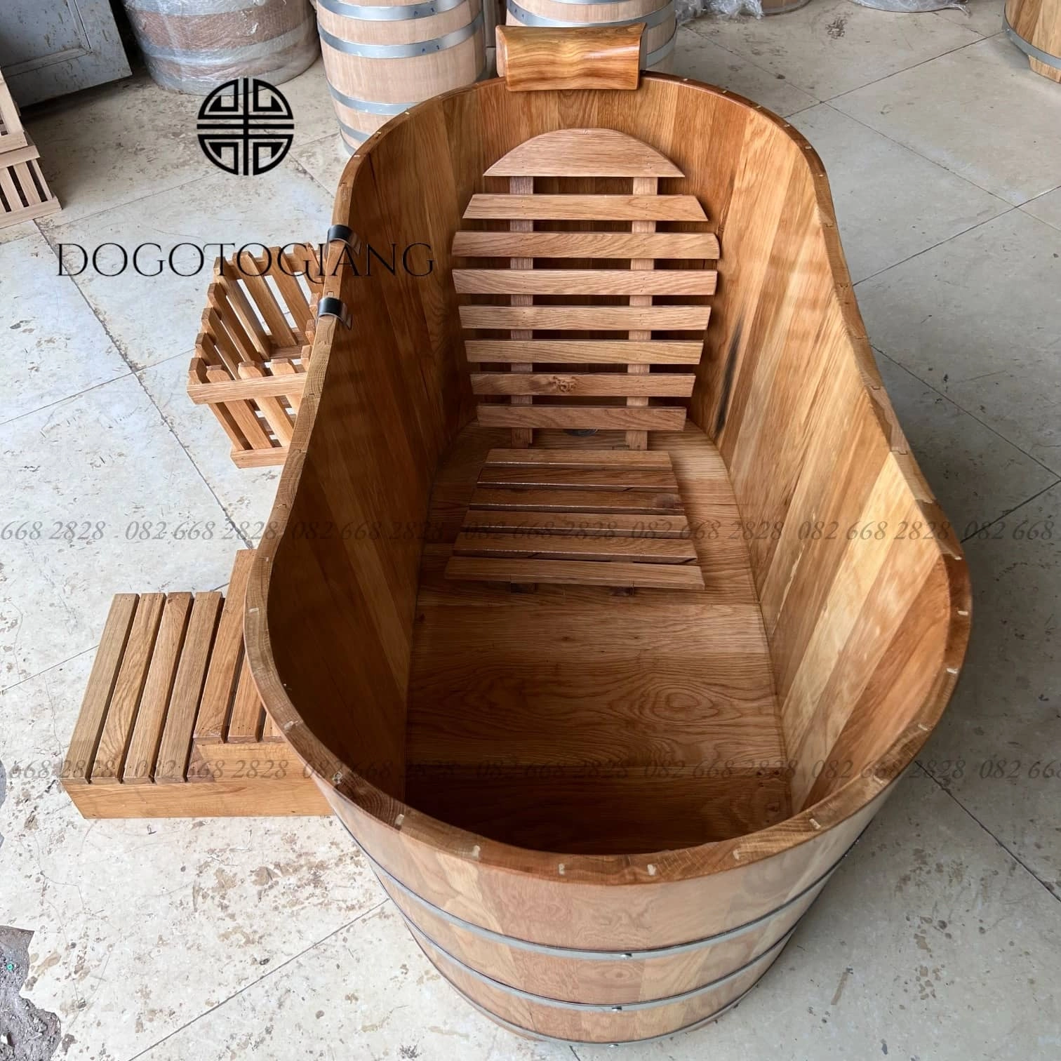 Bồn tắm dài gỗ sồi kèm phụ kiện đẹp