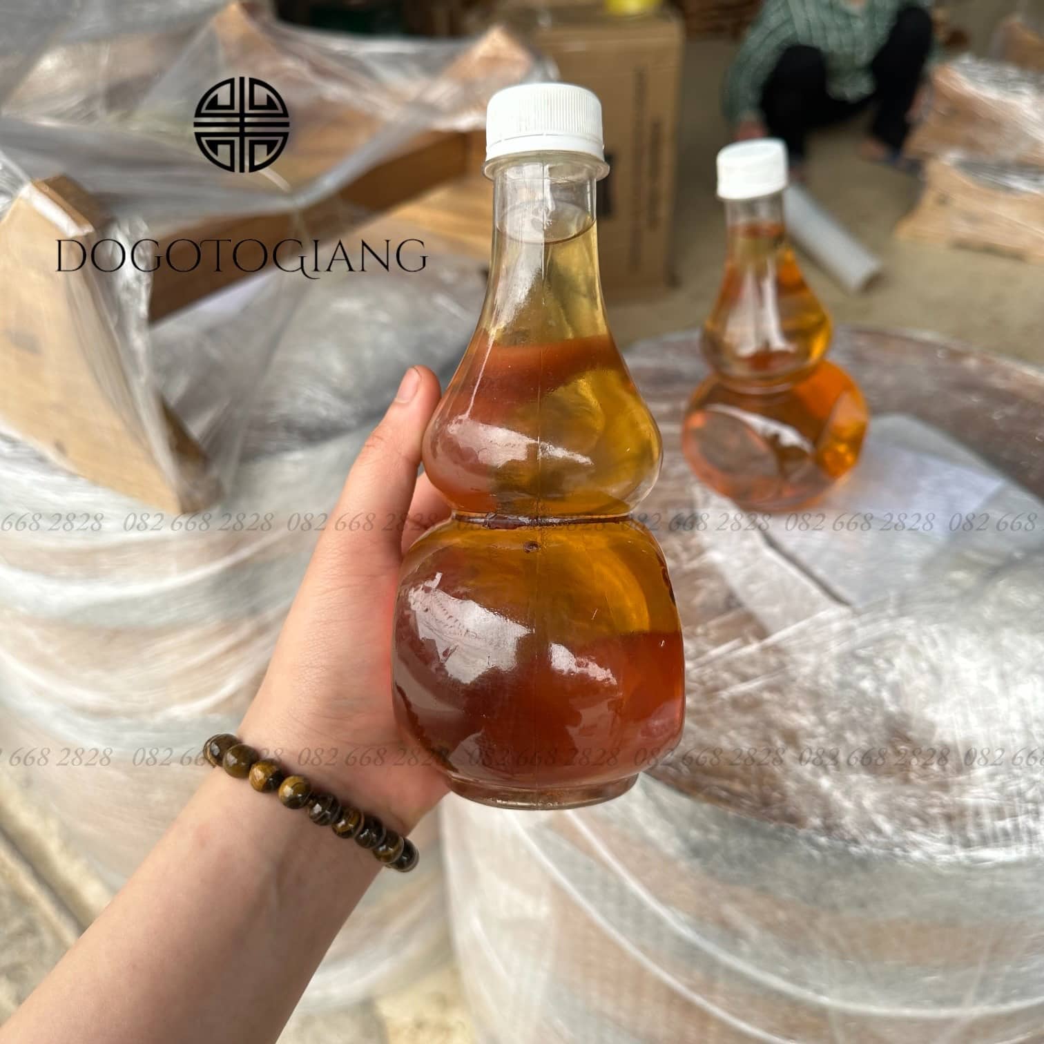 Rượu trắng ngâm trong thùng gỗ sồi